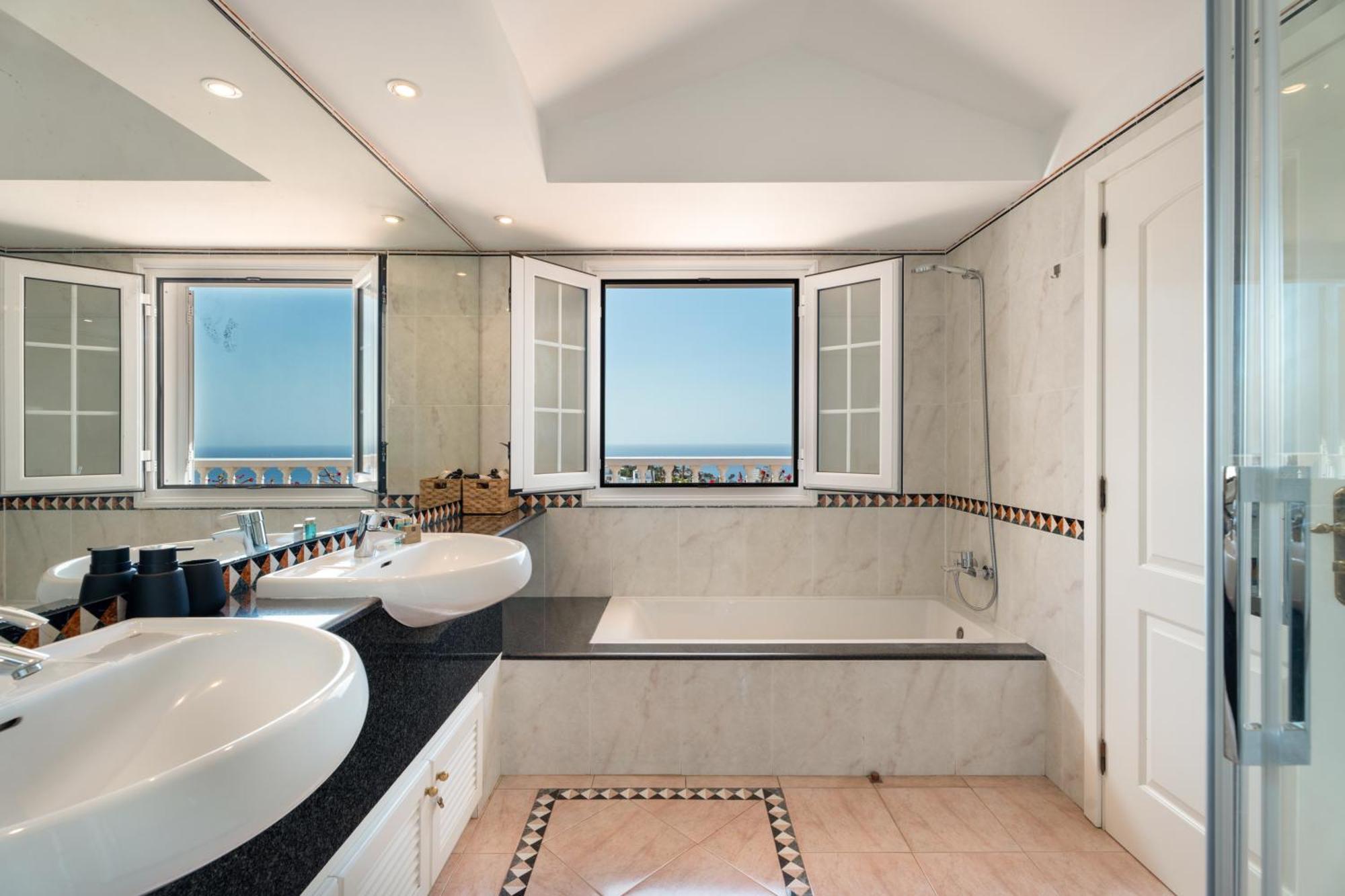 Villa Marbella-Private Heated Pool And Breathtaking View Costa Adeje Dış mekan fotoğraf